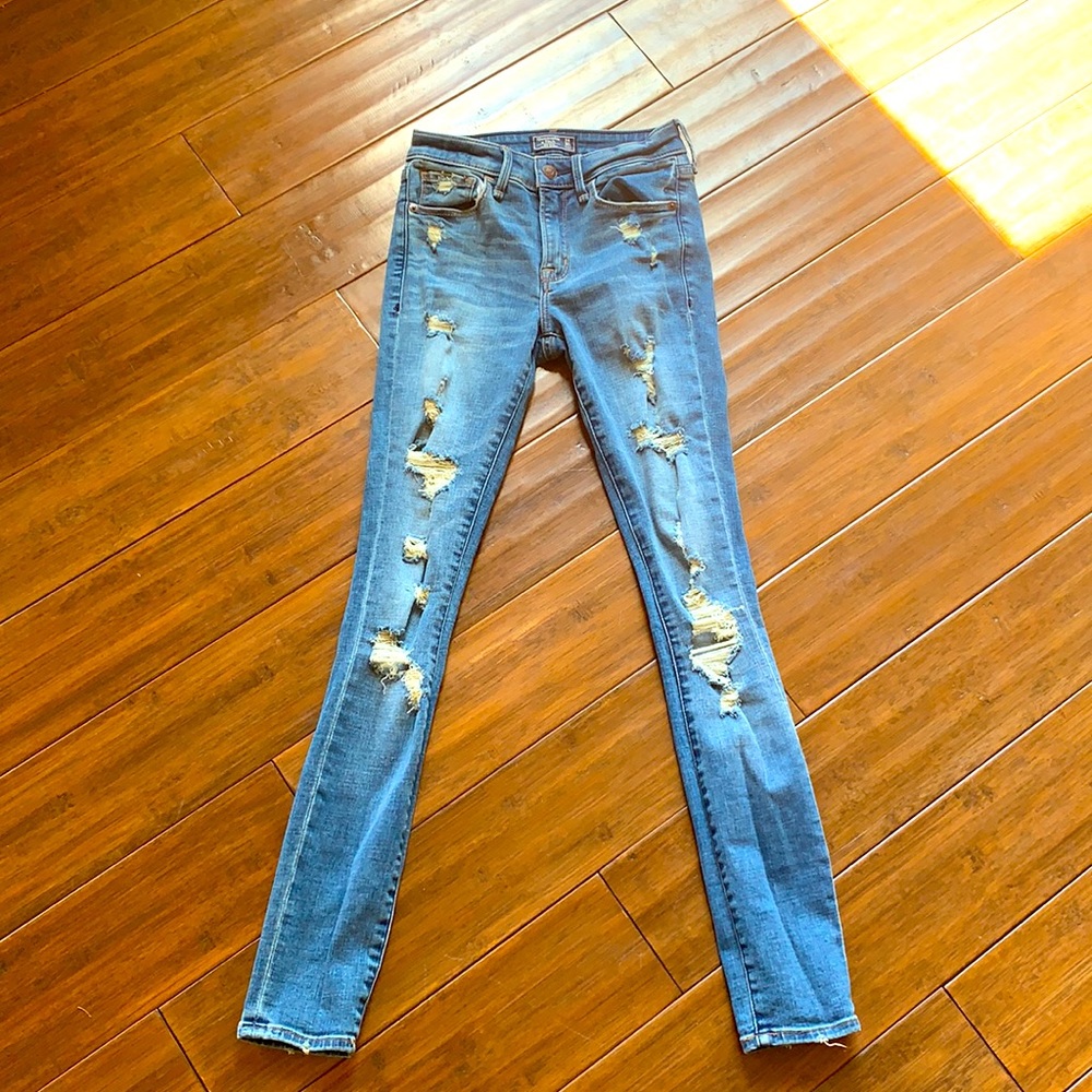 Women’s Abercrombie & Fitch ripped jeans
